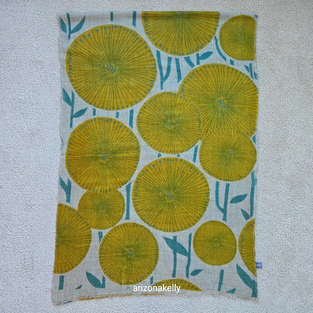 NWOT Cashmere Scarf Retro Scandinavian Design - Picture 1 of 14